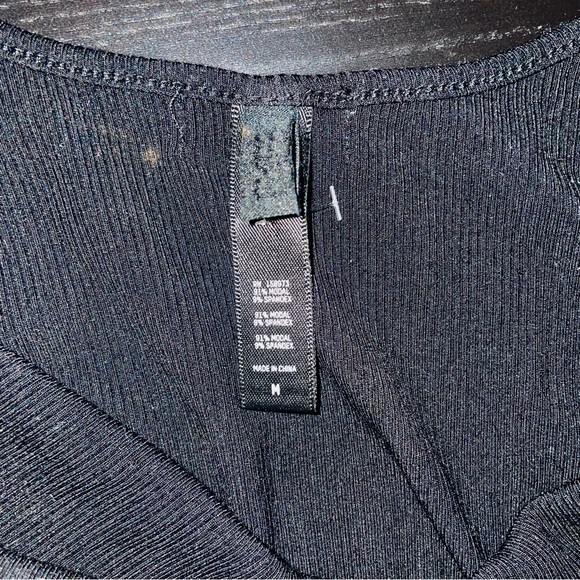 Skims Black Onyx Soft Lounge Long Slip Dress
Size Medium - Picture 4 of 4